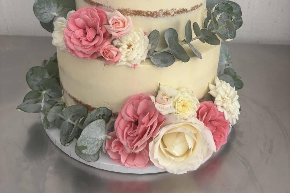 Seminaked cake