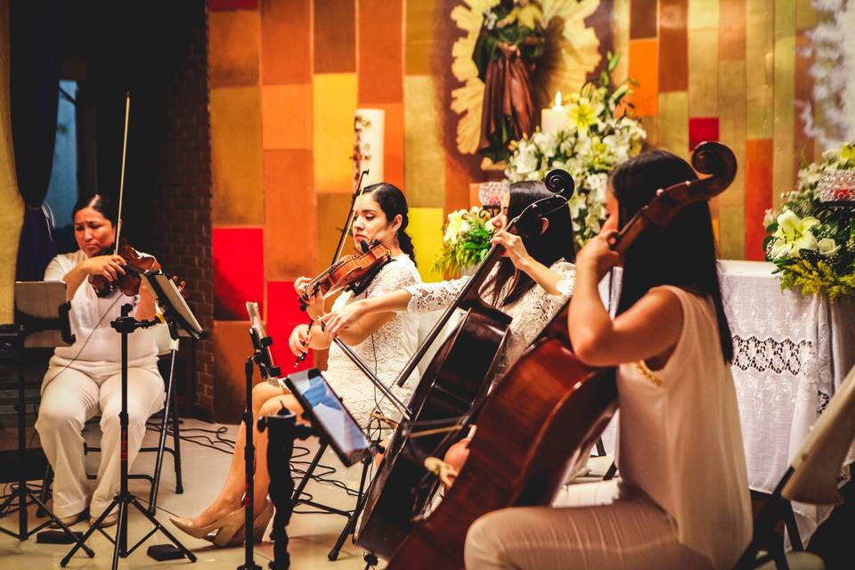 Violines en iglesia tampcio