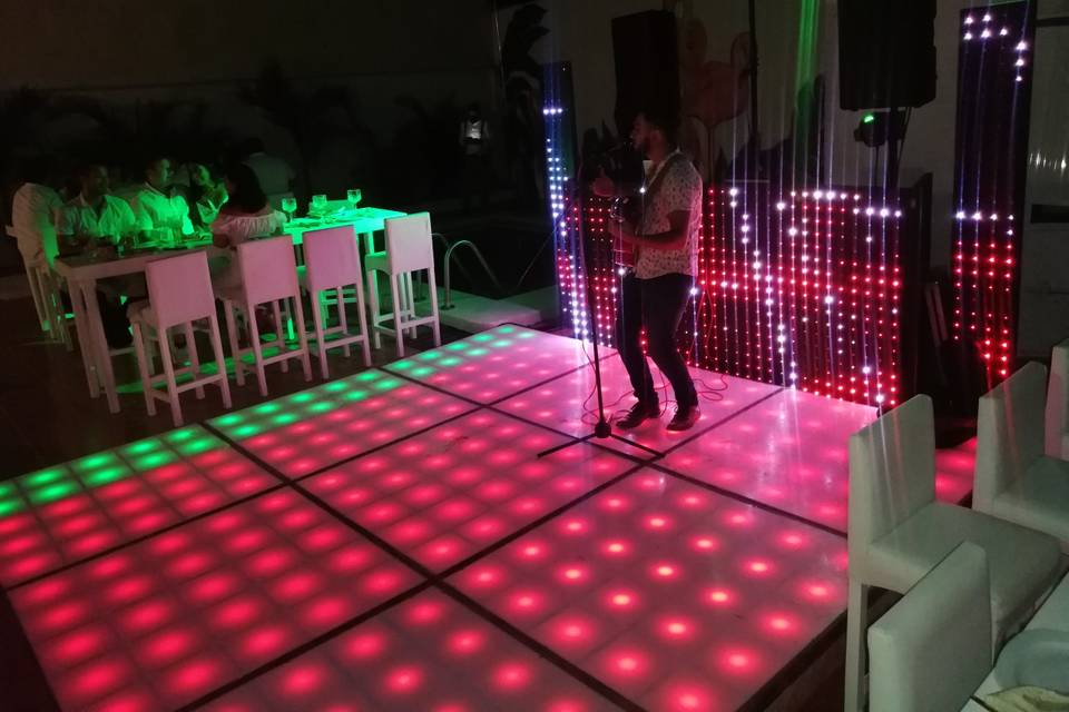 DJ y pista de leds