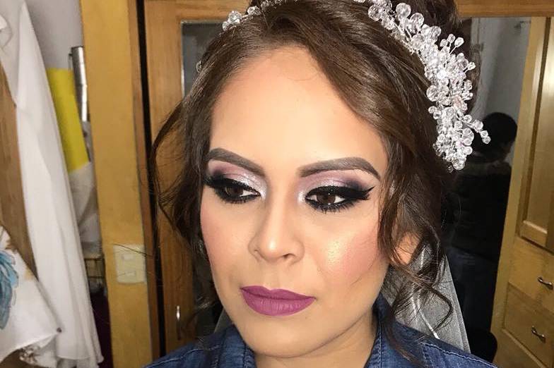 Maquillaje y peinado