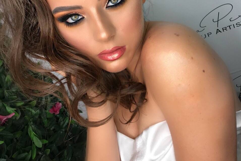 Maquillaje y peinado novias