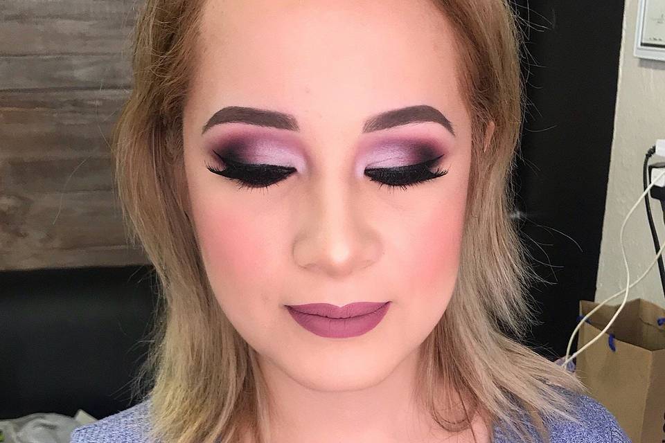 Maquillaje y peinado