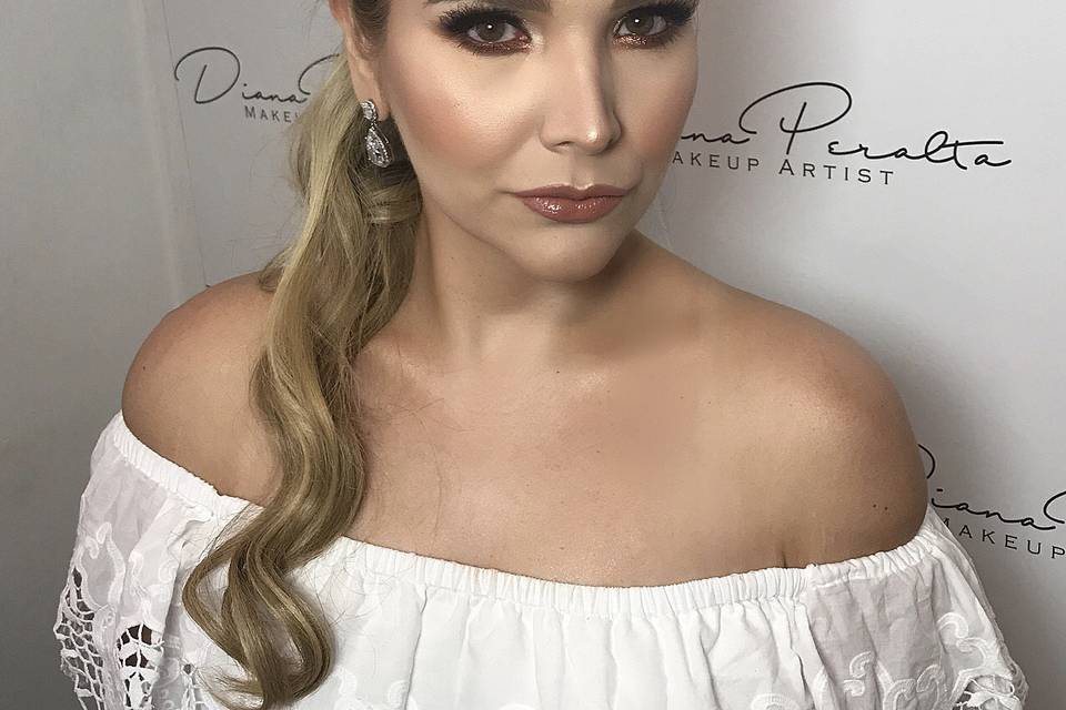 Maquillaje y Peinado