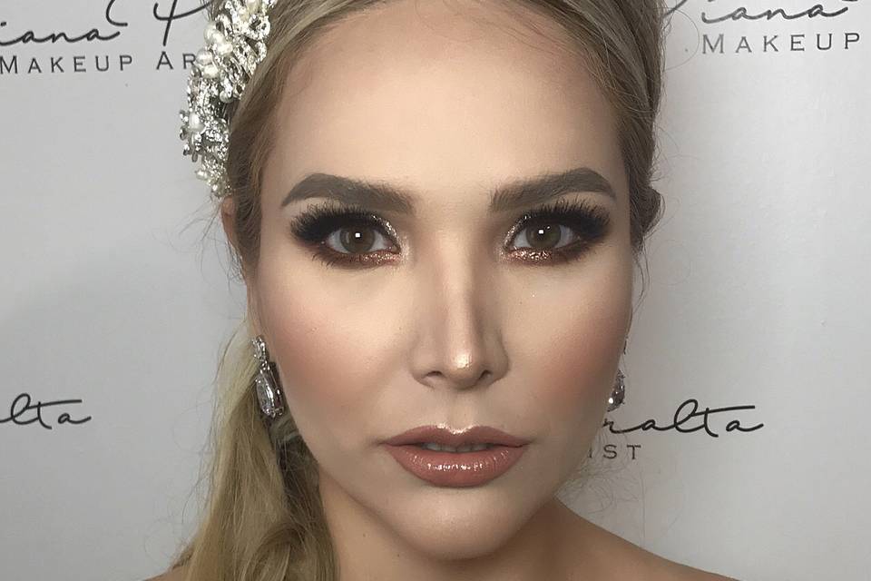 Maquillaje y Peinado