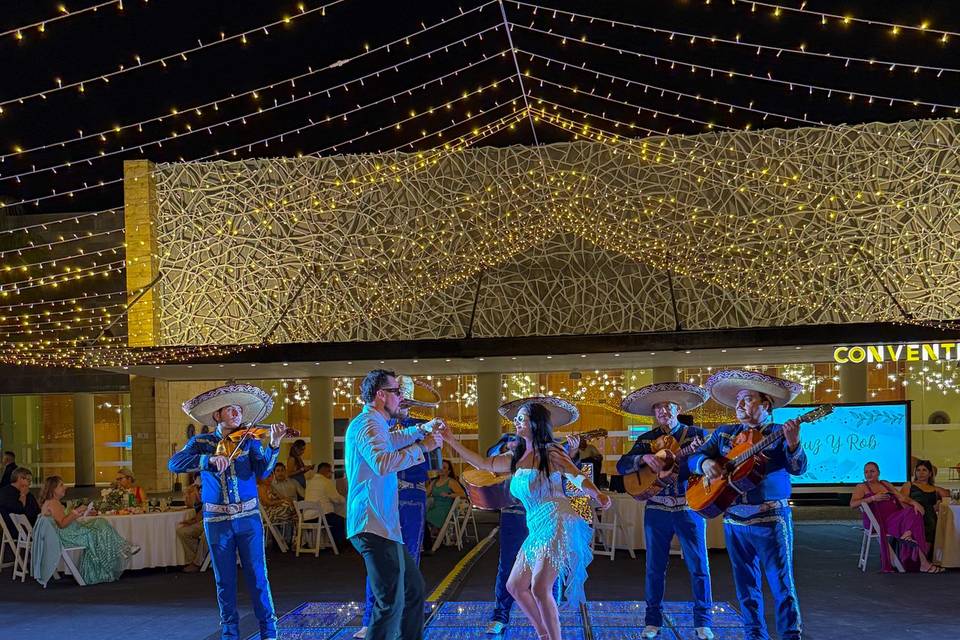 Baile Y & R