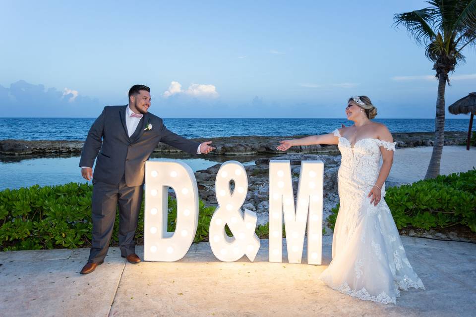 D & M