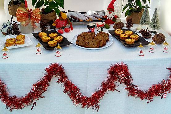 Mesa de postres navideña