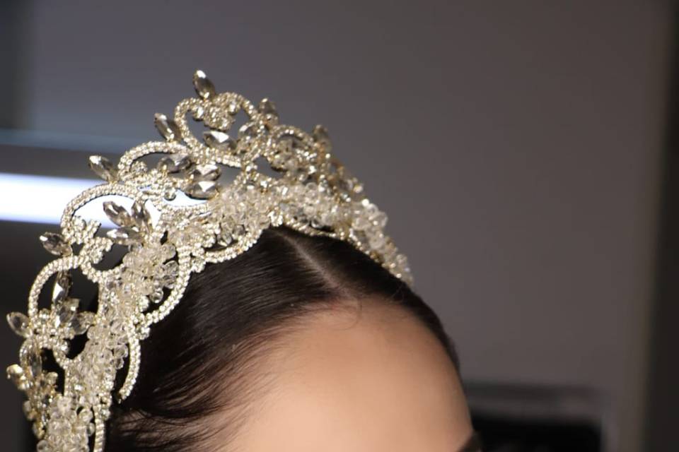 Maquillaje y peinado