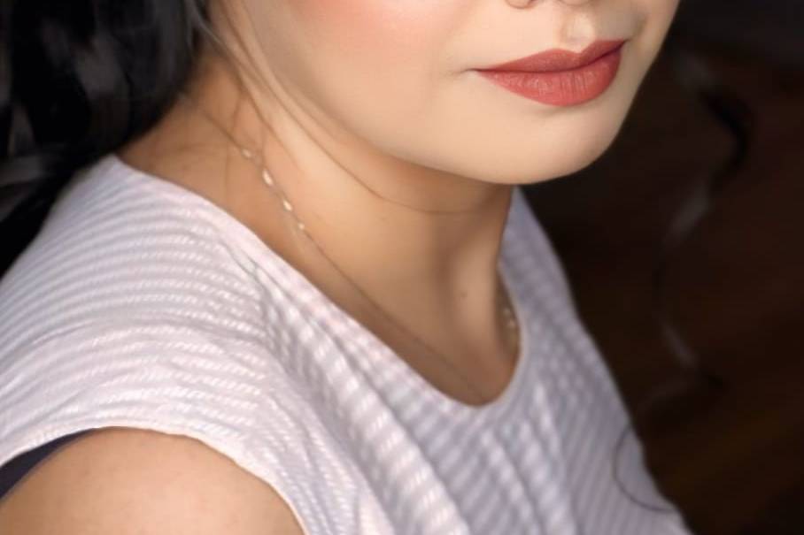 Maquillaje y peinado