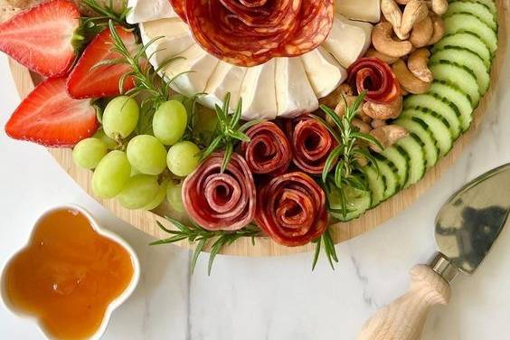 Fruta y charcutería