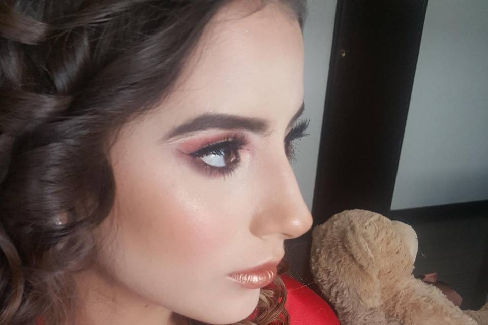 Maquillaje cálido