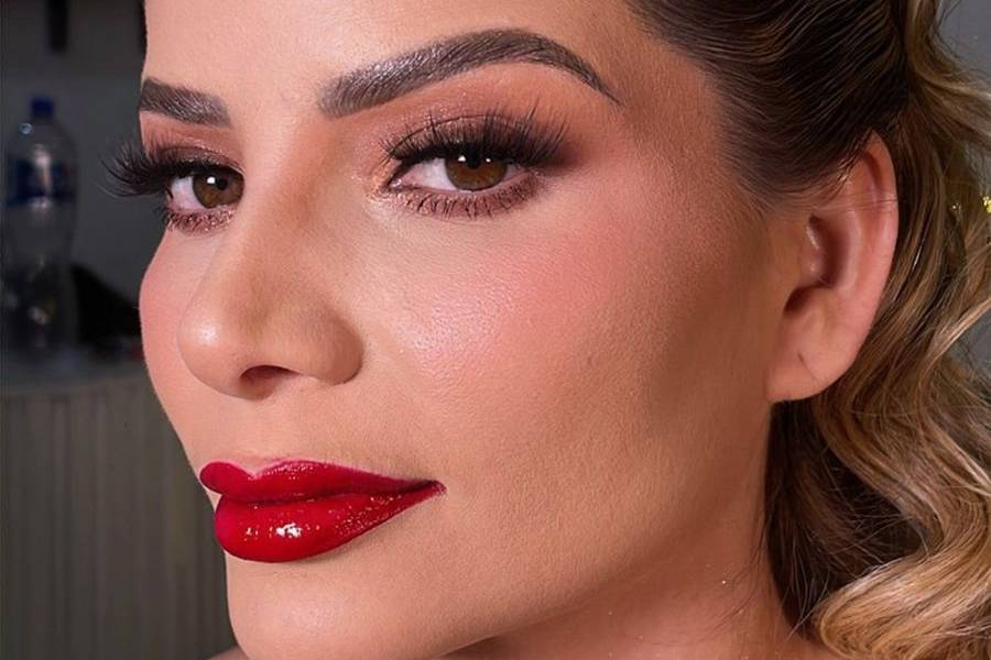 Make up con labios rojos