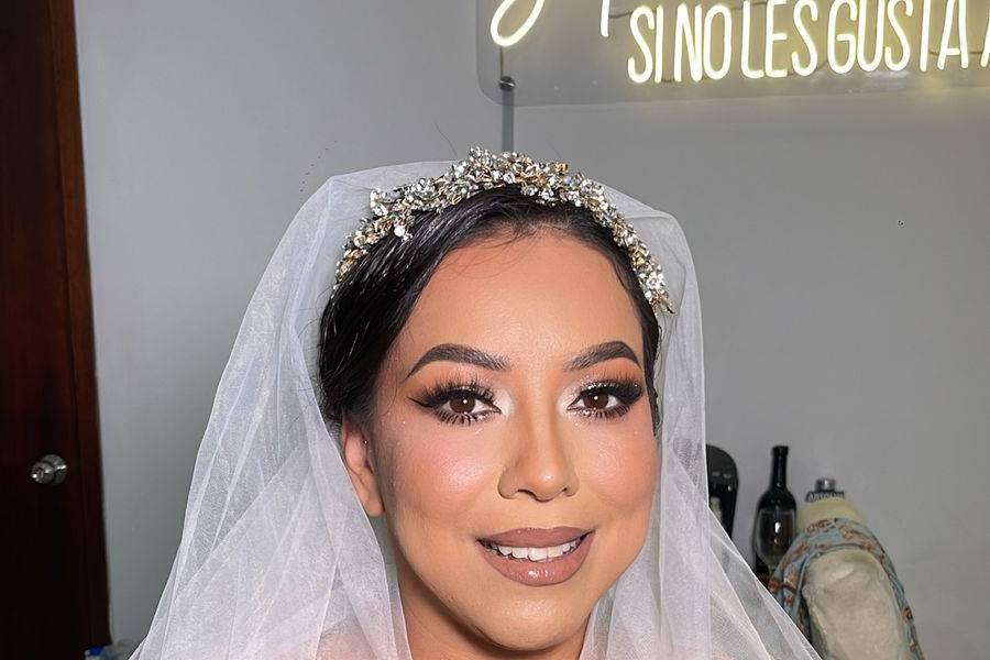 Look de novia con productos duraderos