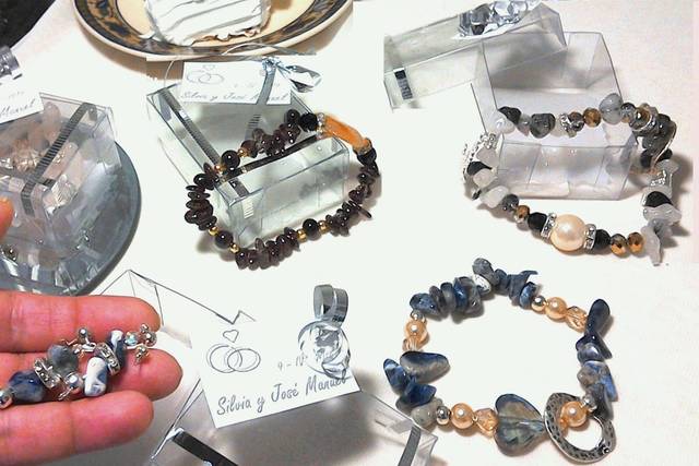 Pulseras en caja