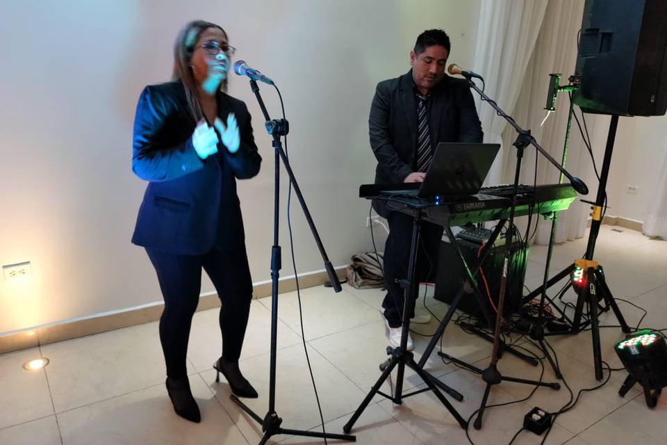 Cantante y tecladista