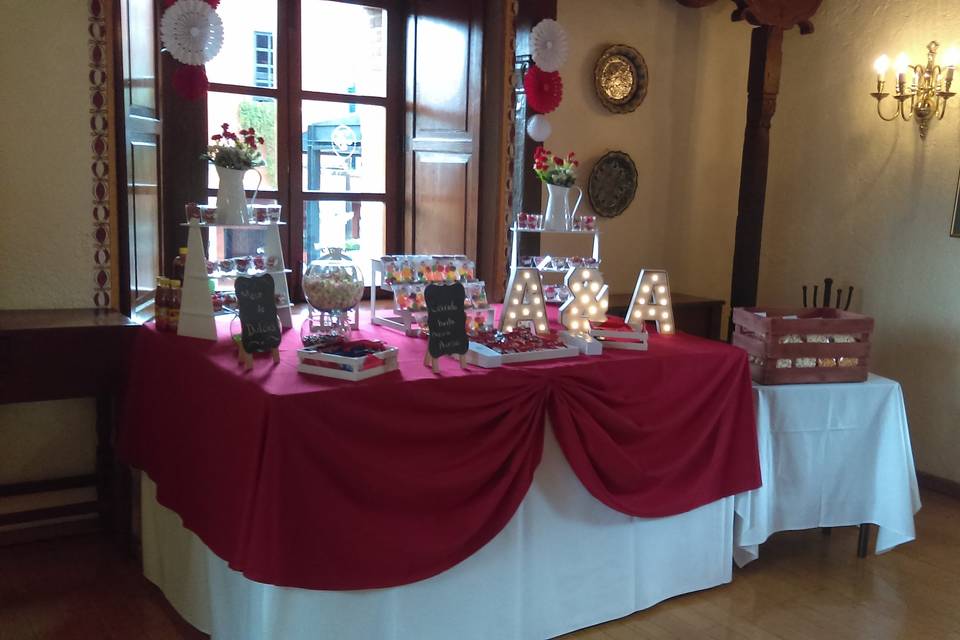 Mesa dulces boda tono rojo