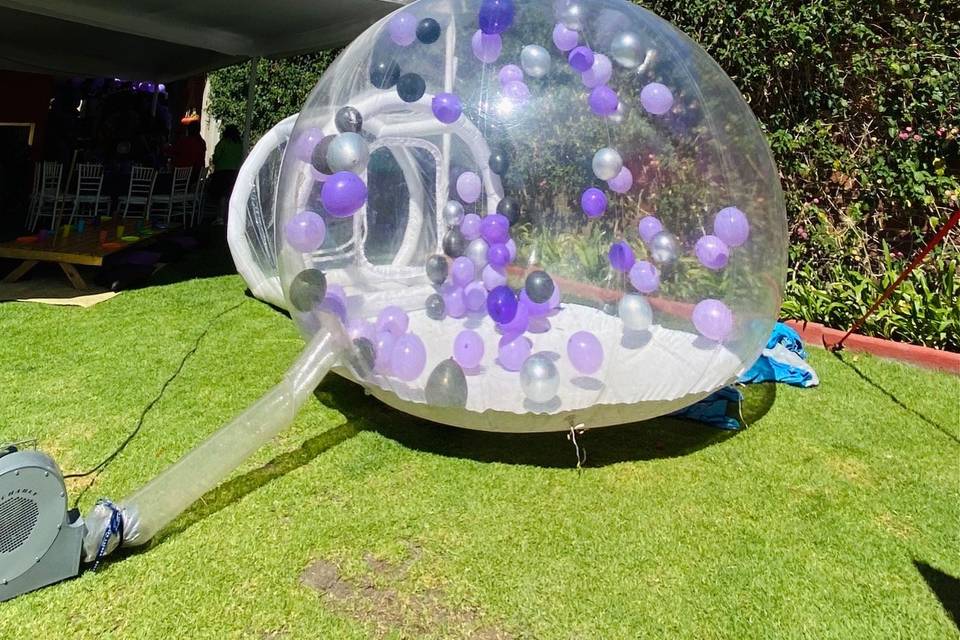 Bubble house en un jardín