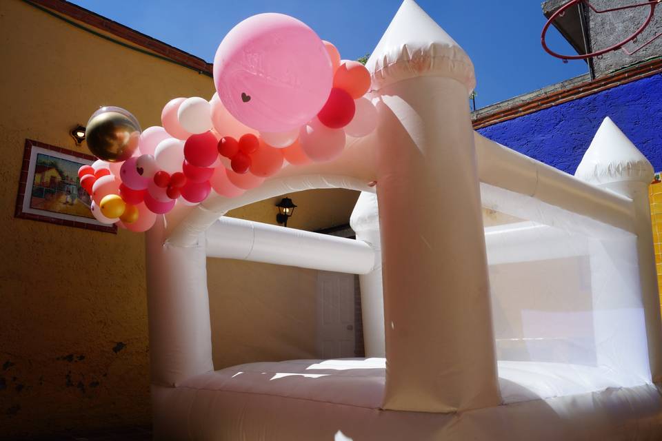 Castillo inflable blanco