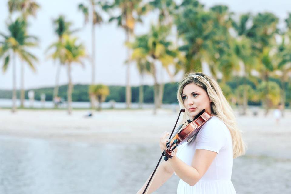 Violista para bodas en playa