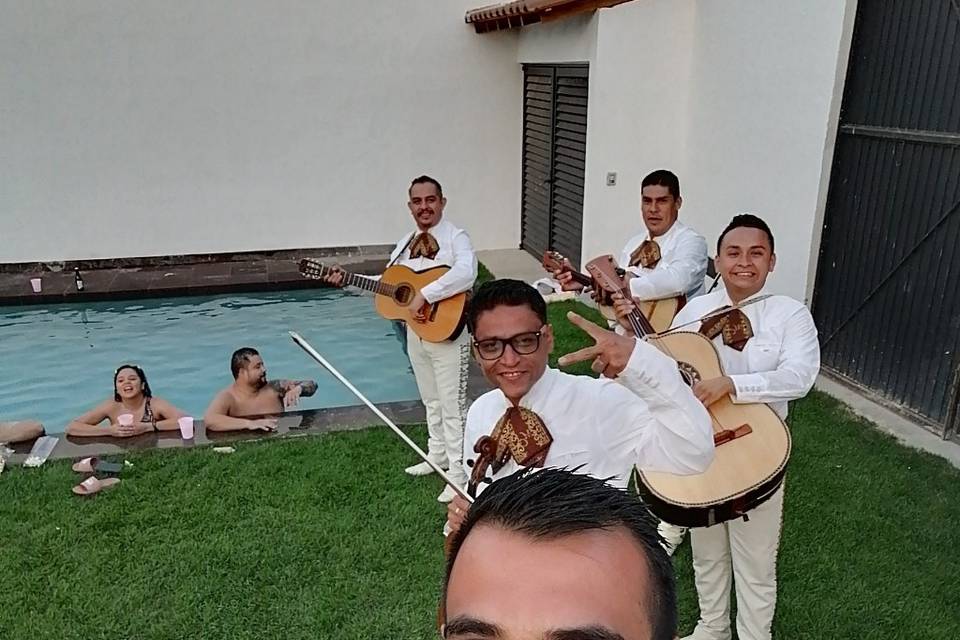 Mariachi Los Galleros