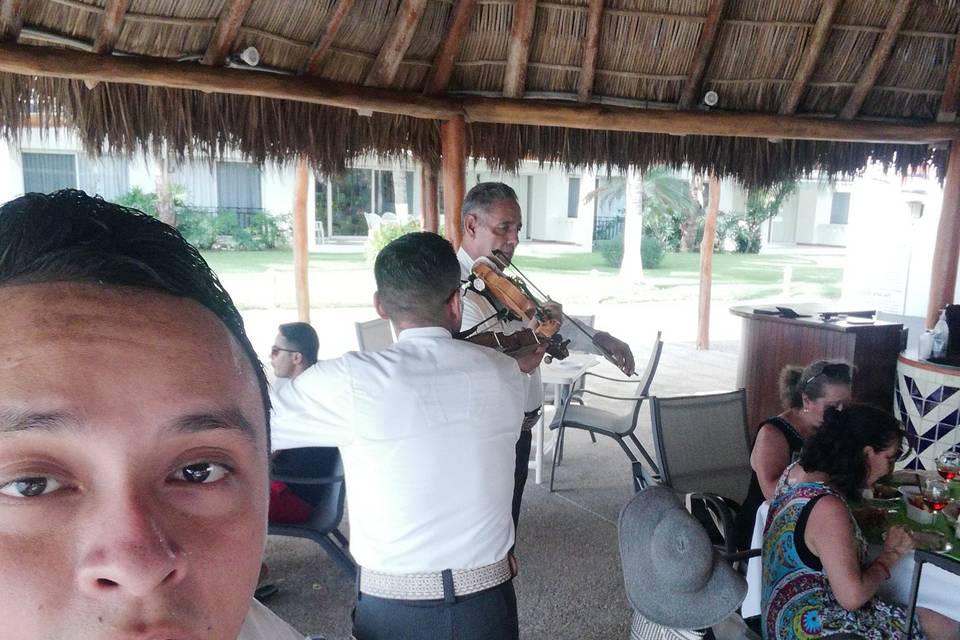 Mariachi Los Galleros