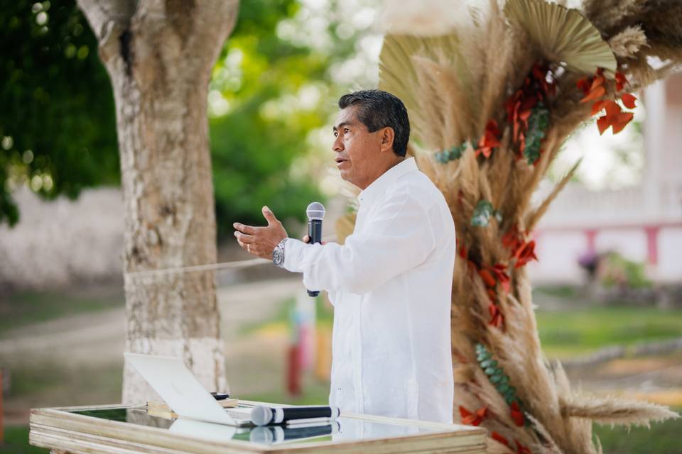 Oficiando una ceremonia