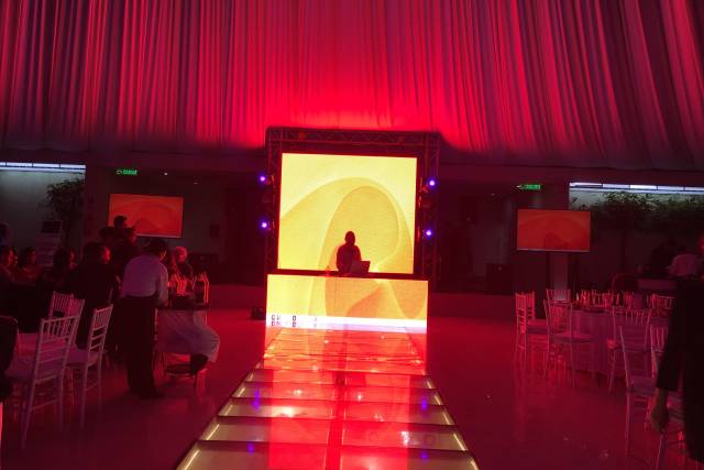 Produccion con pantalla led