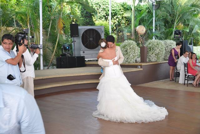 Climatiza la pista de baile.