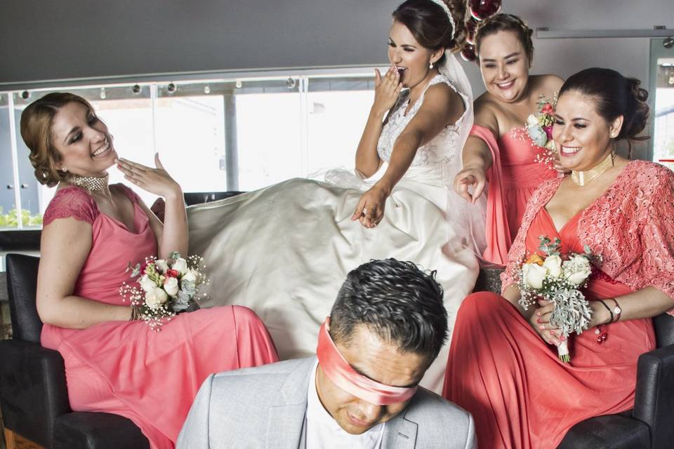 Novios y damas de honor