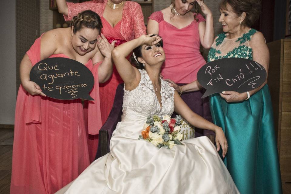 Novia y damas de honor