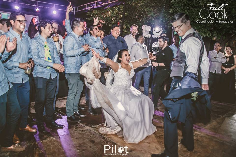 Full Cook Weddings