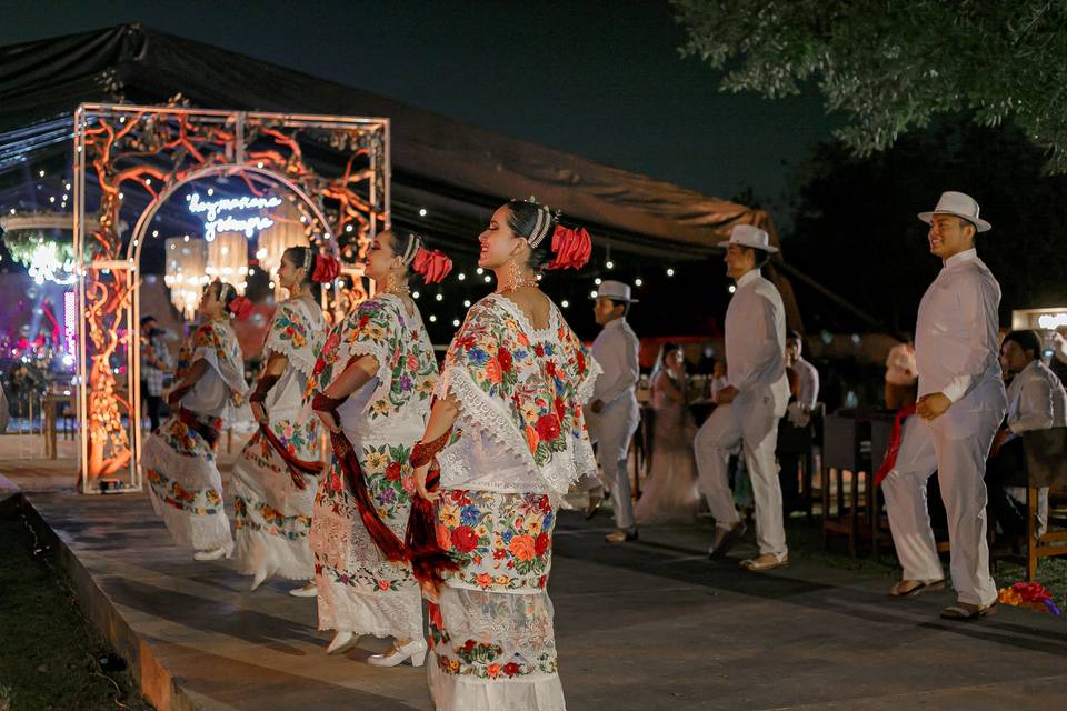 Full Cook Weddings