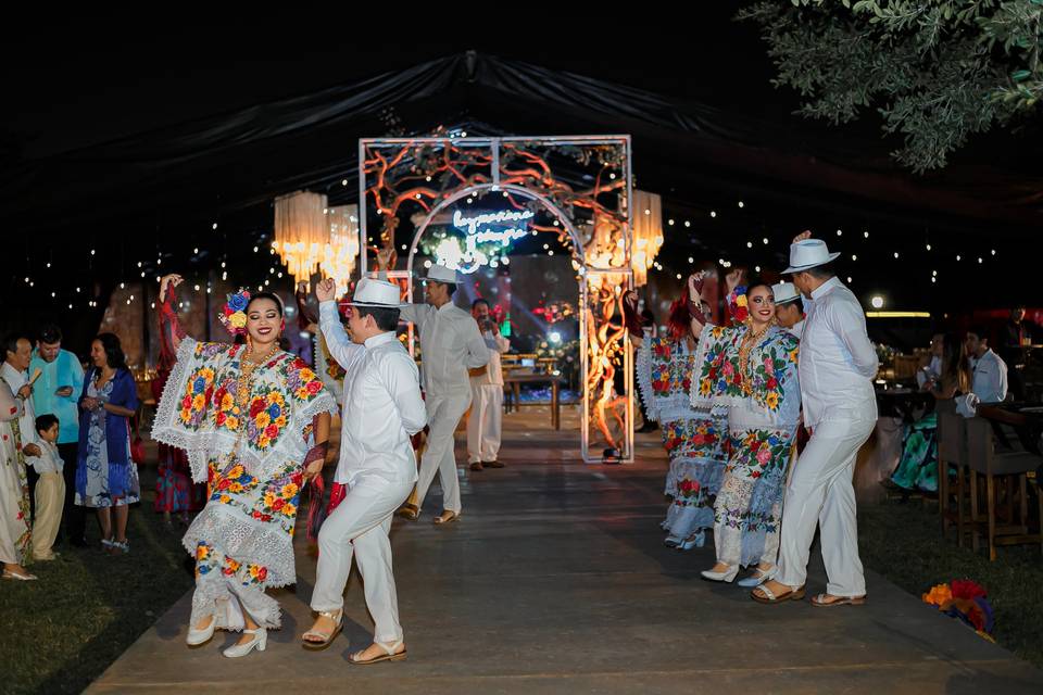 Full Cook Weddings
