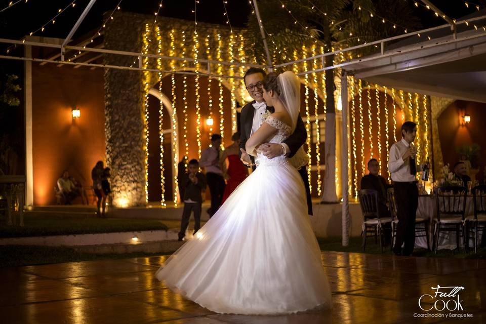 Full Cook Weddings