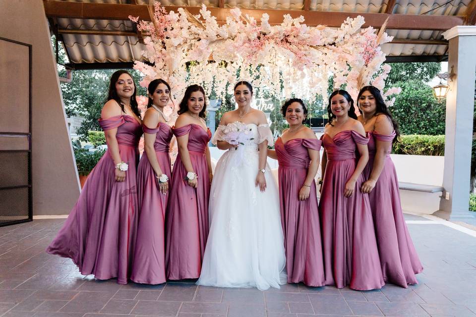 Novia con sus bridemaids