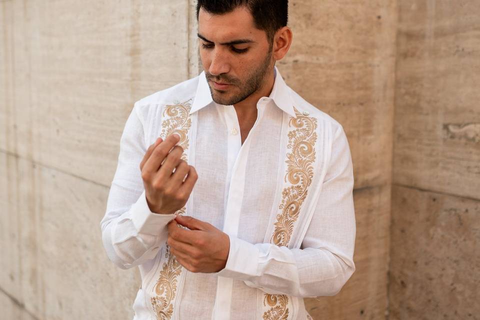 Guayabera para mancuernillas