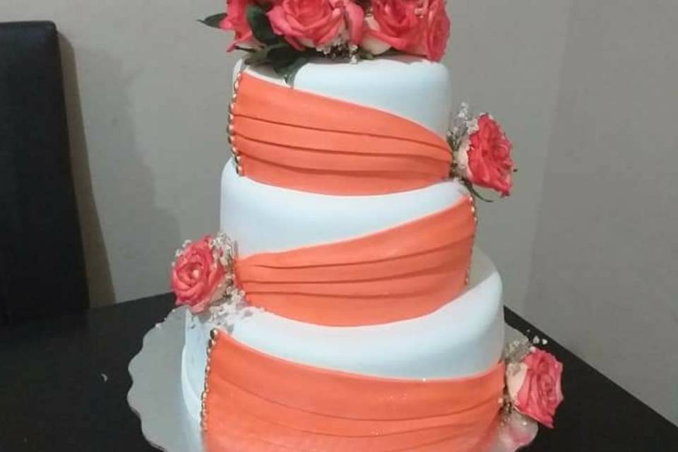 Hermoso y elegante pastel