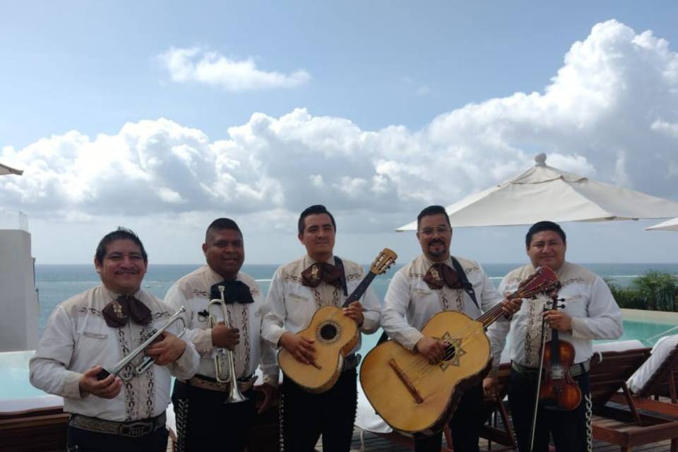 Mariachi Diamante del Caribe