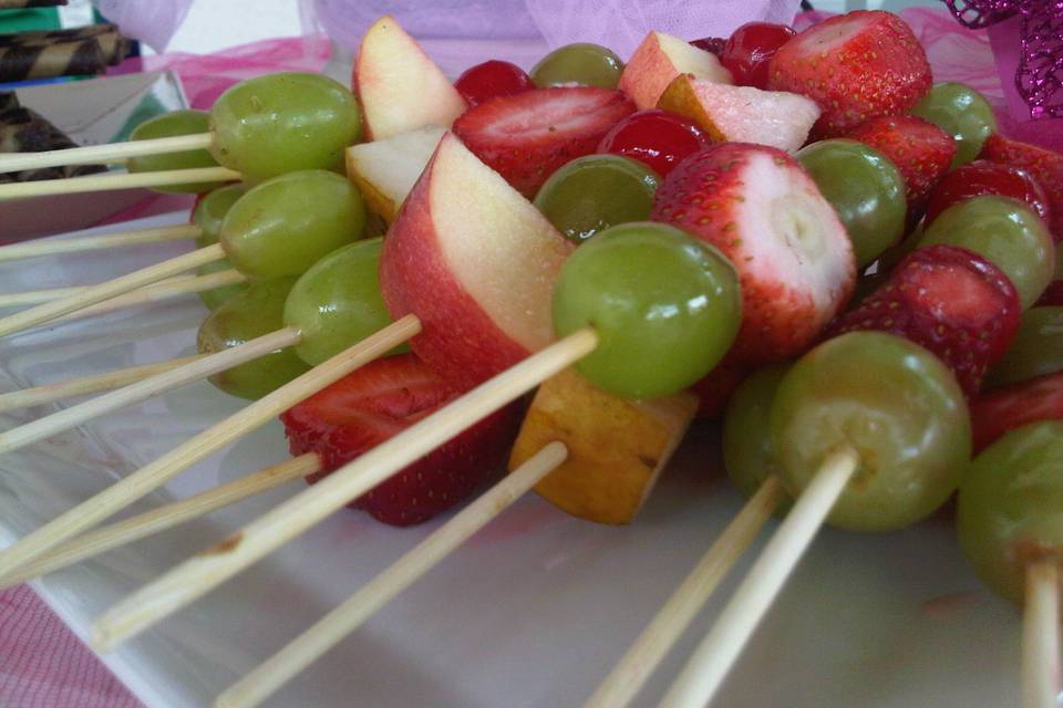 Brochetas de fruta