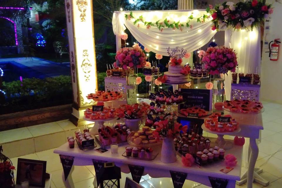 Mesa de postres boda & pastel
