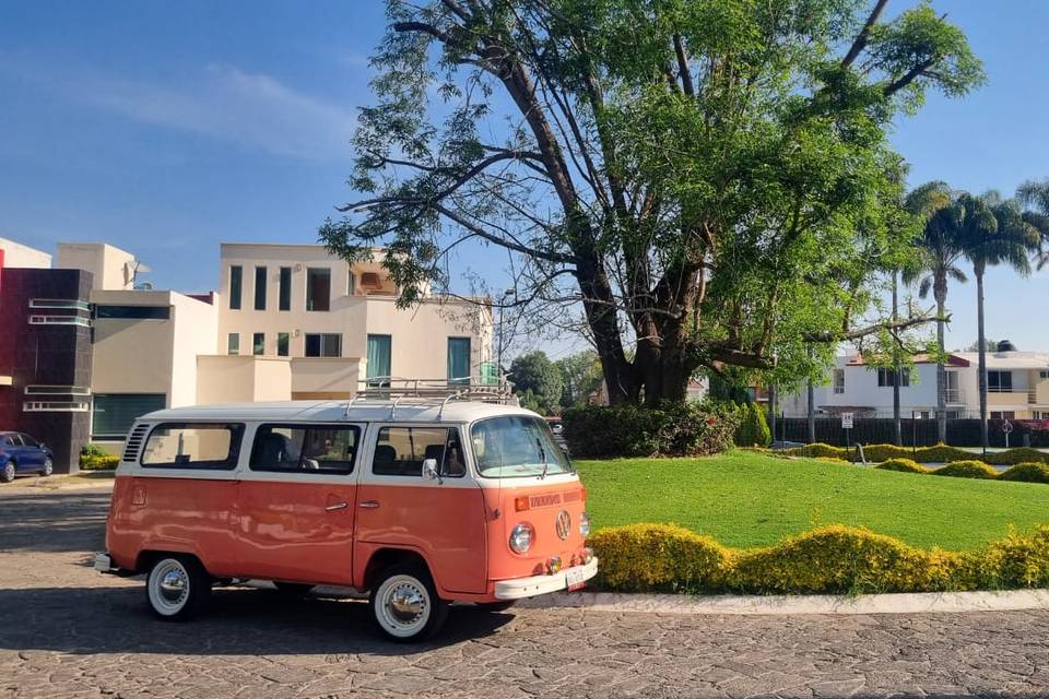Combi clásica estacionada