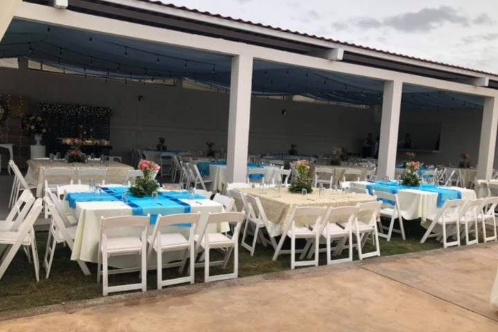 Terraza lista para el evento