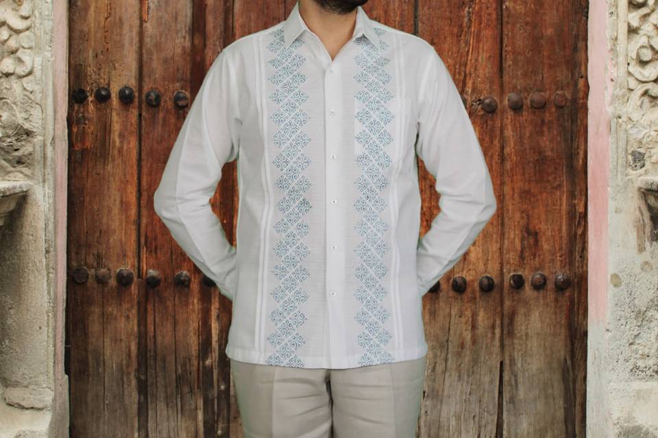 Guayabera bordados verdes