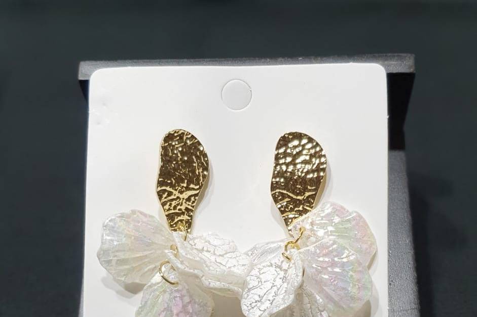 Aretes de chapa de oro