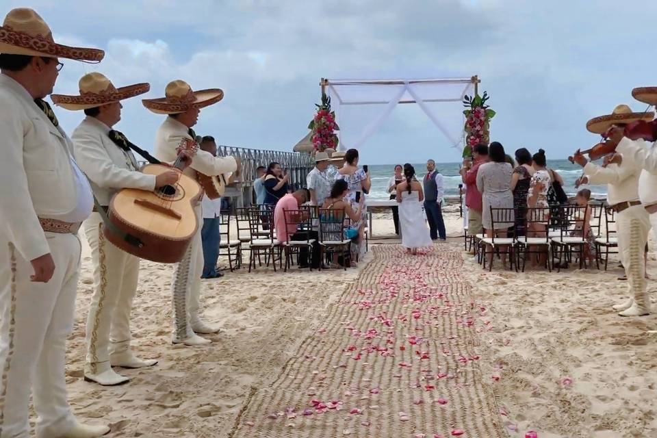 Mariachis en la ceremonia