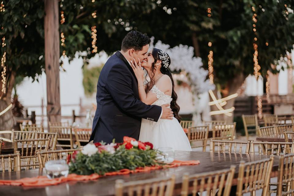 Beso novios