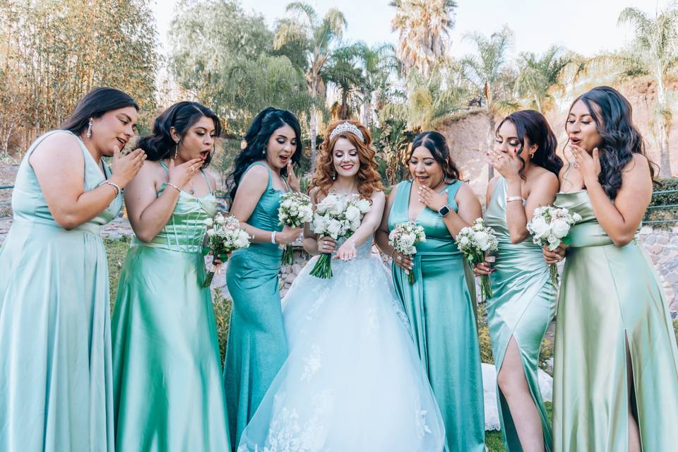 Novia con sus damas de honor