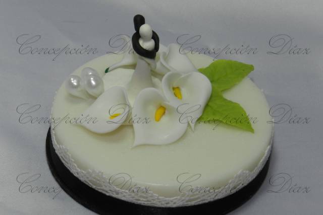 Pastel con novios