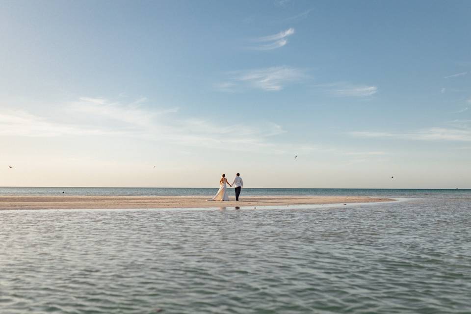 Novios en el mar