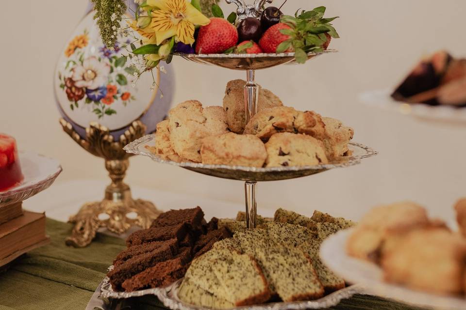 Scones, fruta